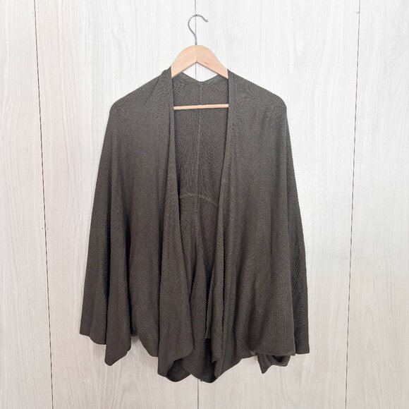 Lululemon Cashlu Knit Textured Wrap in Grey Sage - Picture 3 of 10